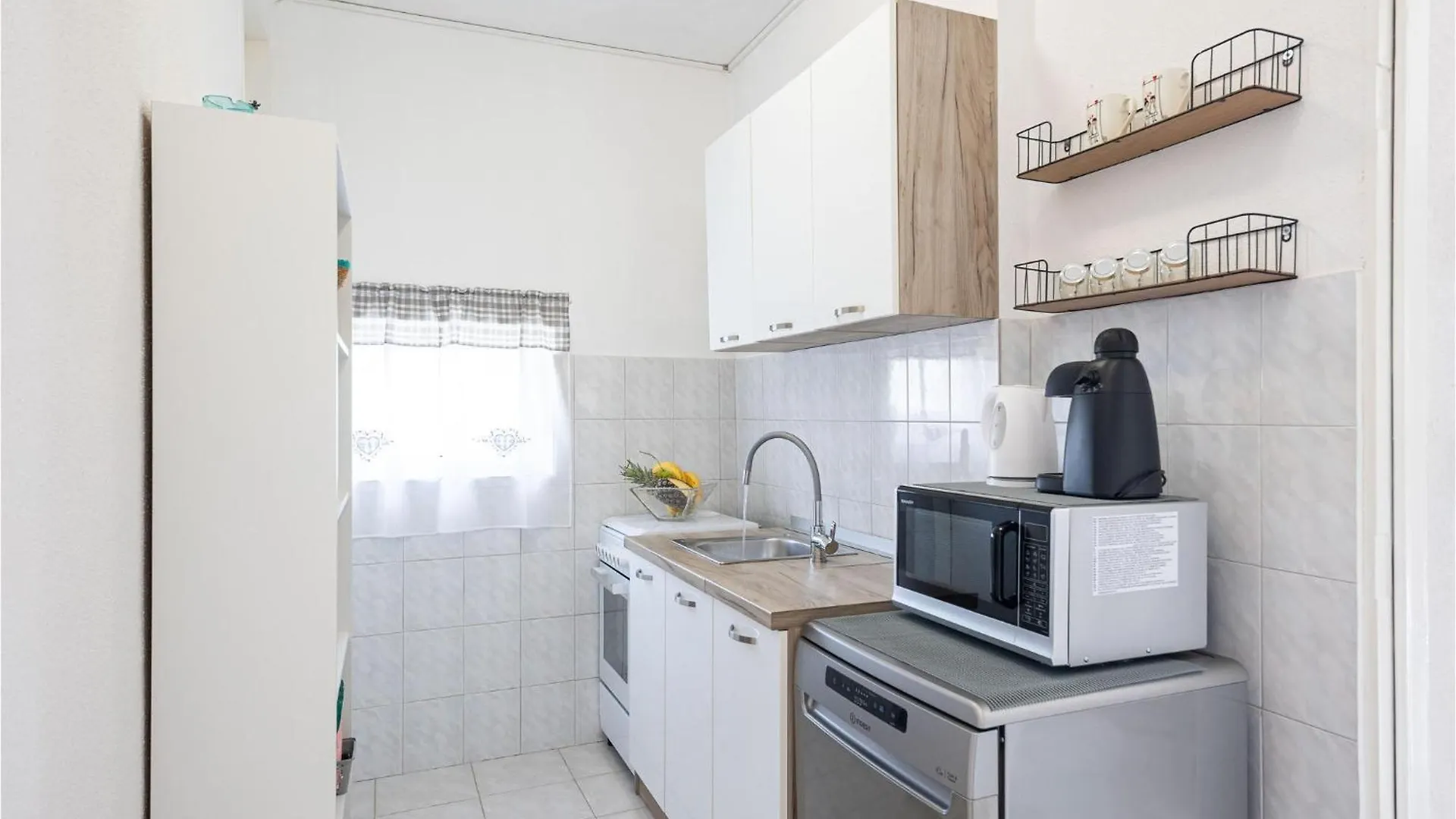 Дом отдыха Lovely Home In Dugopolje With Wifi Сплит Хорватия