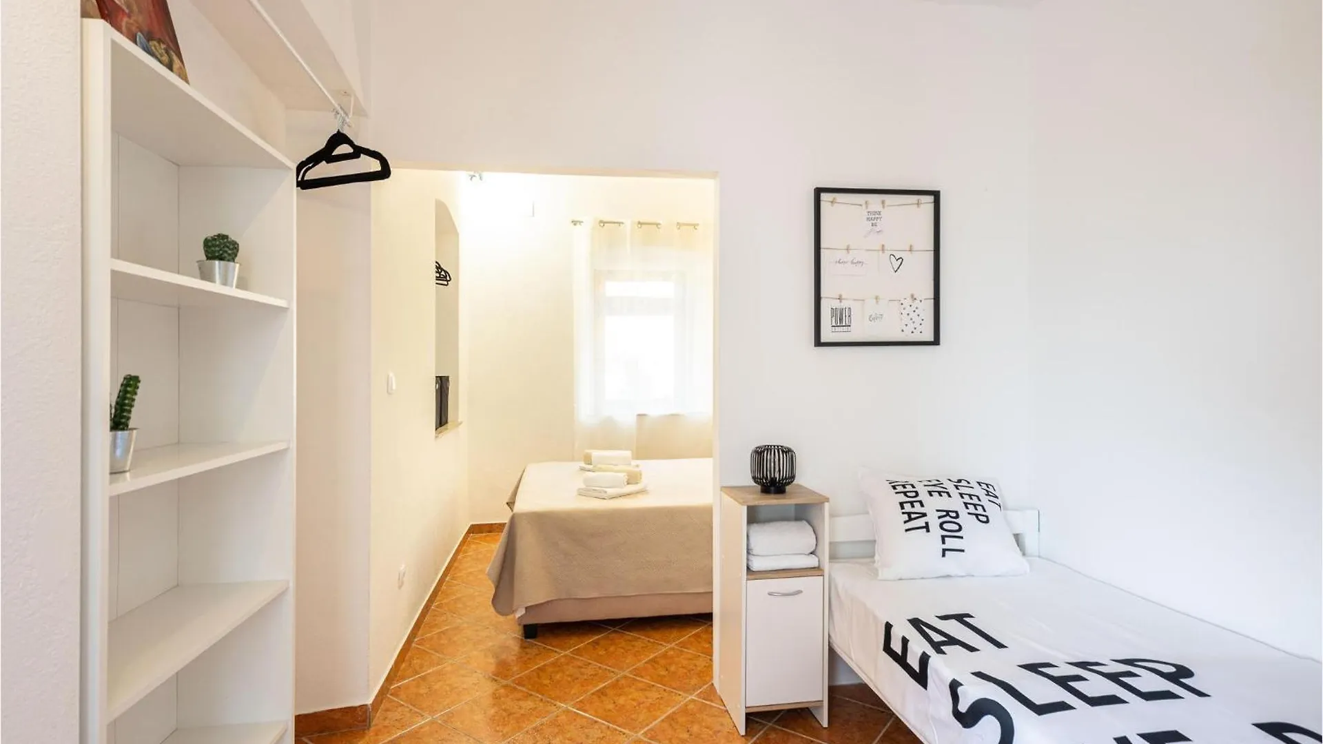 Lovely Home In Dugopolje With Wifi Сплит Дом отдыха