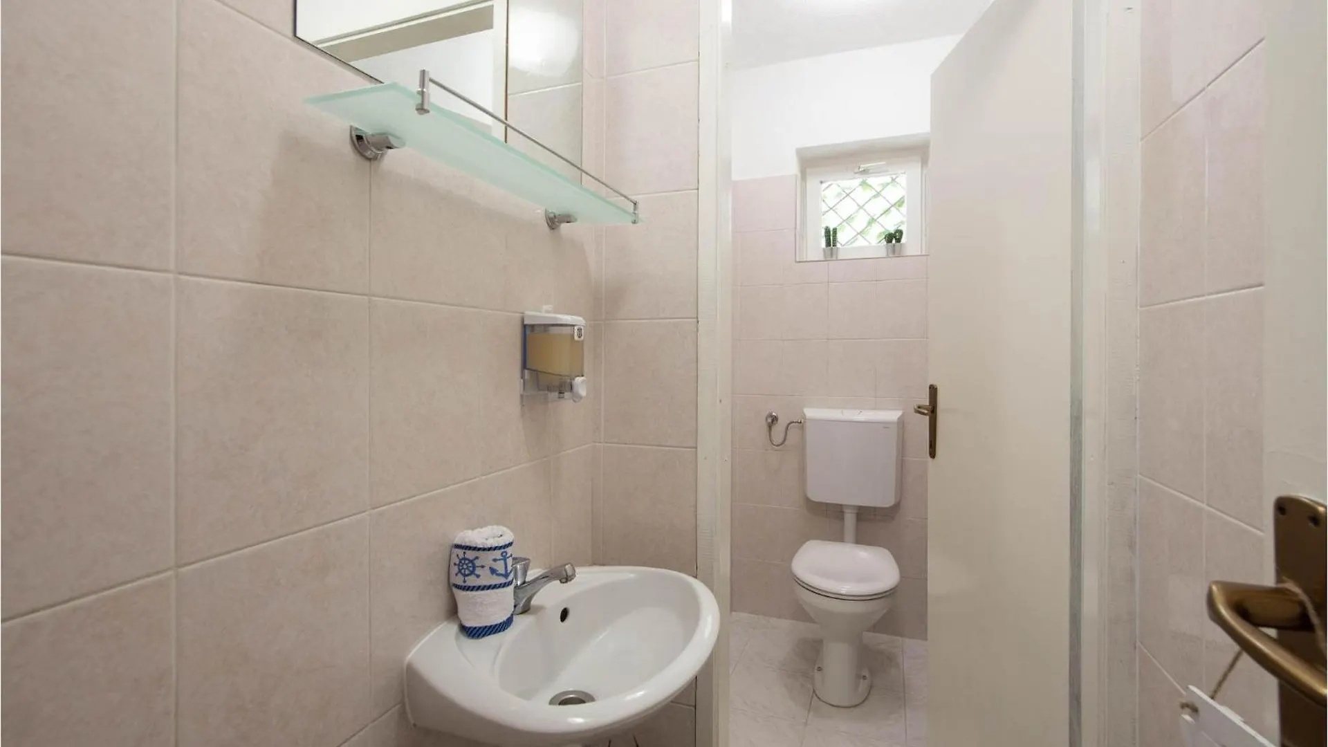 Lovely Home In Dugopolje With Wifi Split 0*,  Croatia